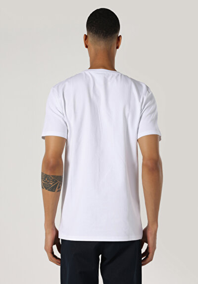 صورة من أبيض للرجال تي شيرت بأكمام قصيرة