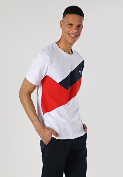 صورة من أبيض للرجال تي شيرت بأكمام قصيرة