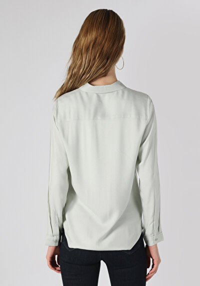 صورة من قميص عادي رقبة مستقيم نسائي أخضر كم طويل قميص