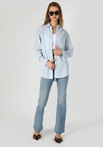 صورة من أزرق للنساء قميص كم طويل