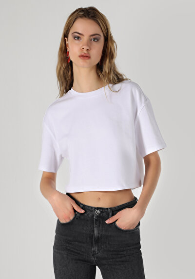 اعرض التفاصيل لـ أبيض للنساء تي شيرت بأكمام قصيرة