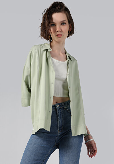 صورة من أخضر للنساء قميص كم طويل