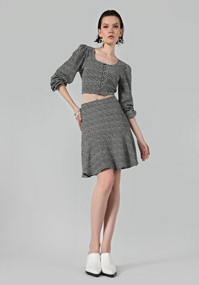 صورة من   تنورة سوداء نسائية