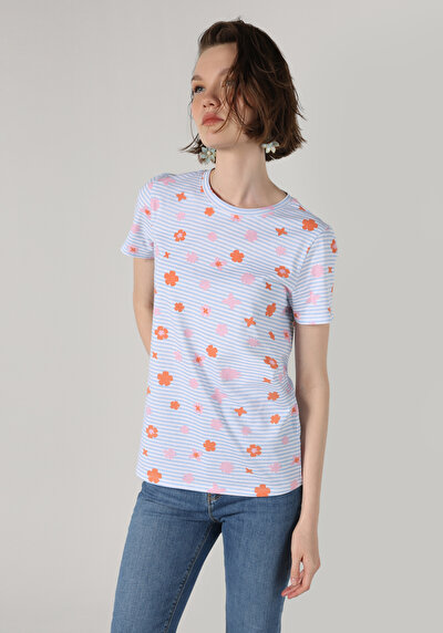 صورة من متعدد الألوان للنساء تي شيرت بأكمام قصيرة