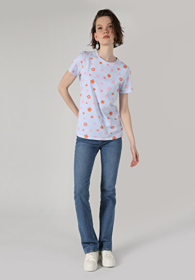 صورة من متعدد الألوان للنساء تي شيرت بأكمام قصيرة