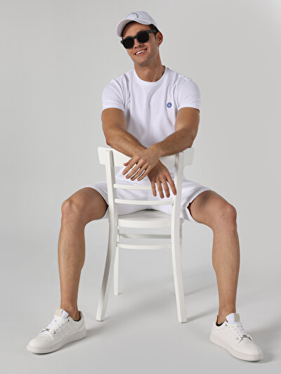 صورة من أبيض للرجال تي شيرت بأكمام قصيرة