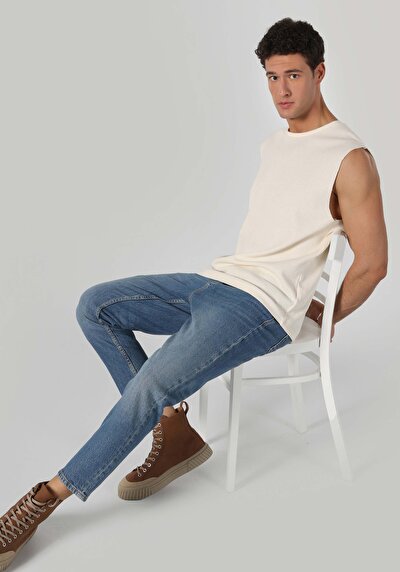 صورة من أبيض للرجال رياضي