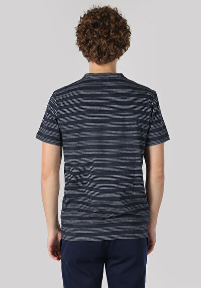 اعرض التفاصيل لـ   رقبة مستديرة مخطط رجالي أزرق كحلي كم قصير تي شيرت