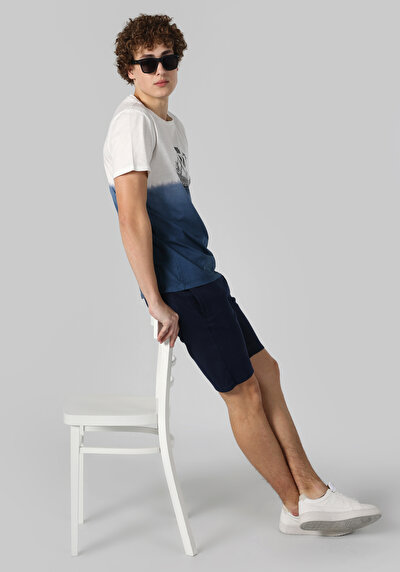 صورة من أزرق للرجال تي شيرت بأكمام قصيرة