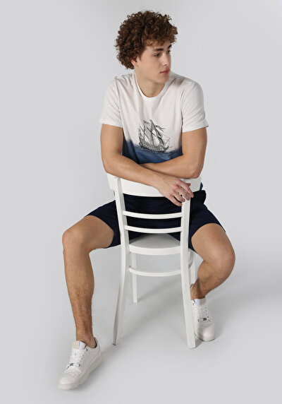 صورة من أزرق للرجال تي شيرت بأكمام قصيرة