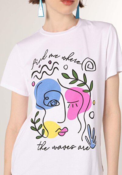 اعرض التفاصيل لـ أبيض للنساء تي شيرت بأكمام قصيرة