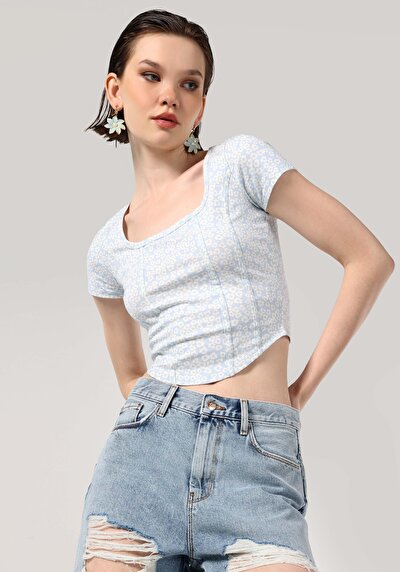 صورة من نحيف  ياقة مربعة مطبوعة نسائية أزرق قصيرة الأكمام تي شيرت