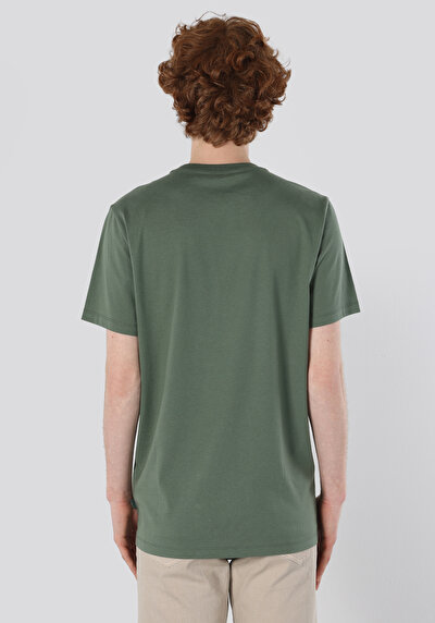 صورة من أخضر للرجال تي شيرت بأكمام قصيرة