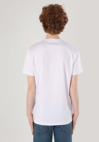 صورة من رقبة مستديرة مستقيم تي شيرت أبيض بأكمام قصيرة للرجال