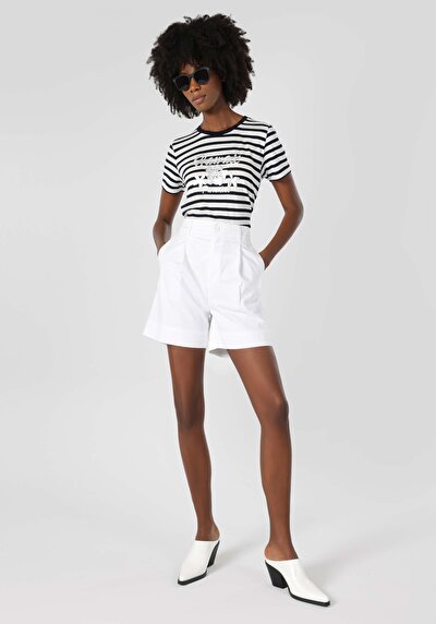 صورة من أزرق بحري للنساء تي شيرت بأكمام قصيرة