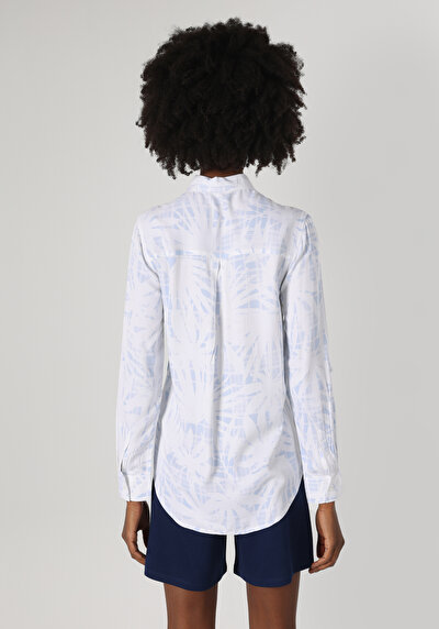 صورة من أزرق للنساء قميص كم طويل