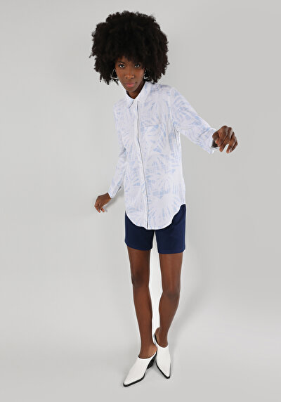 صورة من أزرق للنساء قميص كم طويل