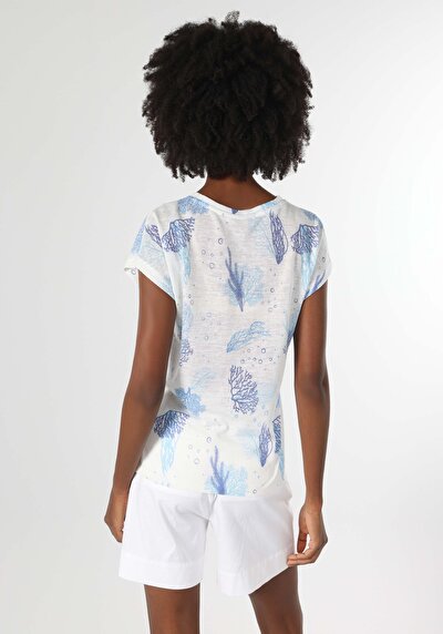 صورة من رقبة مستديرة مطبوعة نسائية أبيض قصيرة أكمام تي شيرت