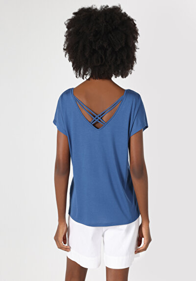 صورة من أزرق للنساء تي شيرت بأكمام قصيرة