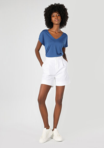 صورة من أزرق للنساء تي شيرت بأكمام قصيرة