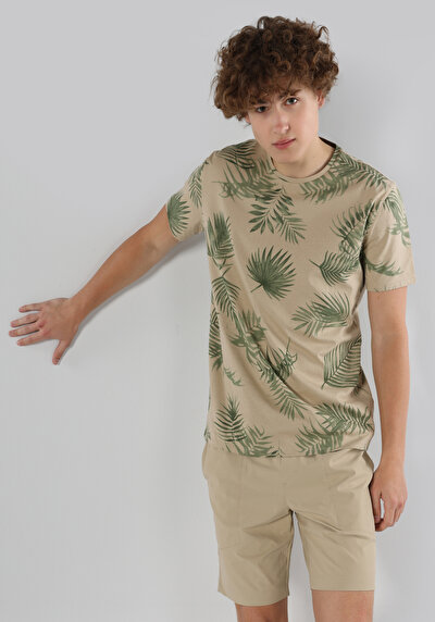 صورة من ياقة بولو عادية مطبوعة رجالي بيج كم قصير تي شيرت