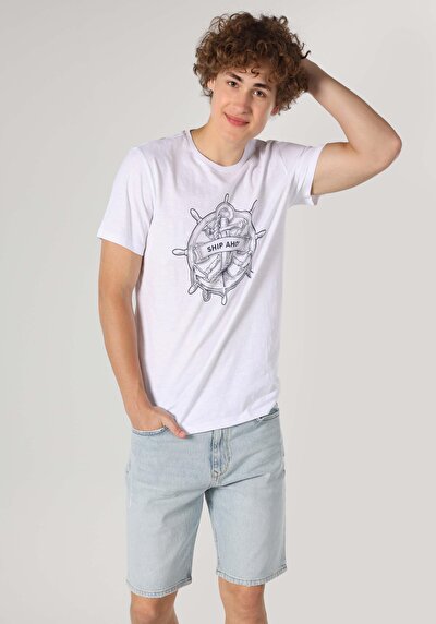 صورة من رقبة مستديرة مطبوعة للرجال أبيض بأكمام قصيرة تي شيرت