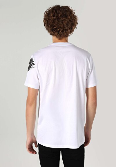 صورة من أبيض للرجال تي شيرت بأكمام قصيرة