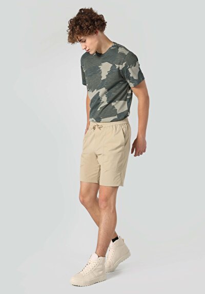اعرض التفاصيل لـ شورت رجالي متوسط الخصر بقص عادي بيج  