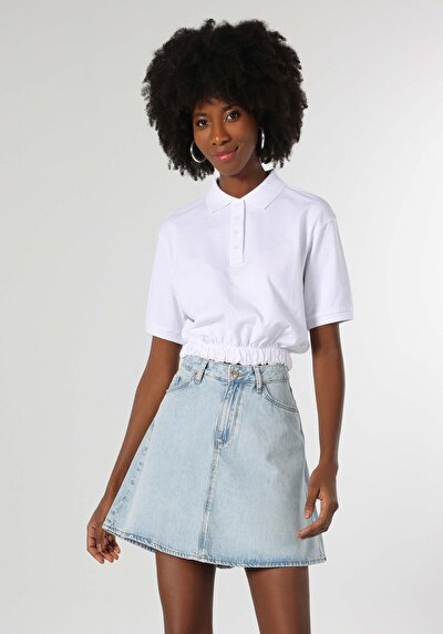 اعرض التفاصيل لـ   بولو رقبة مستقيم نسائي أبيض كم قصير تي شيرت