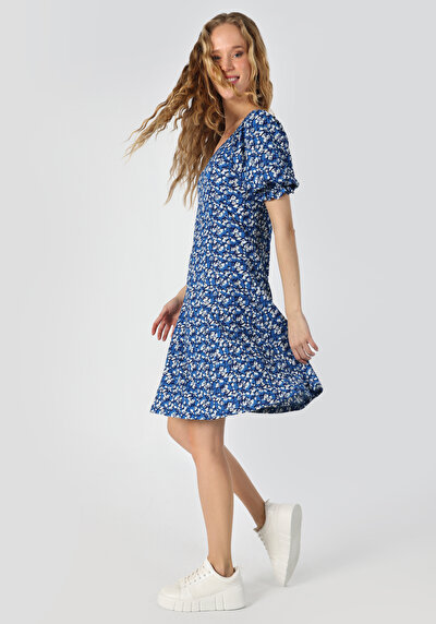 صورة من  عادي أزهار نسائي متعدد الألوان فستان قصير الأكمام