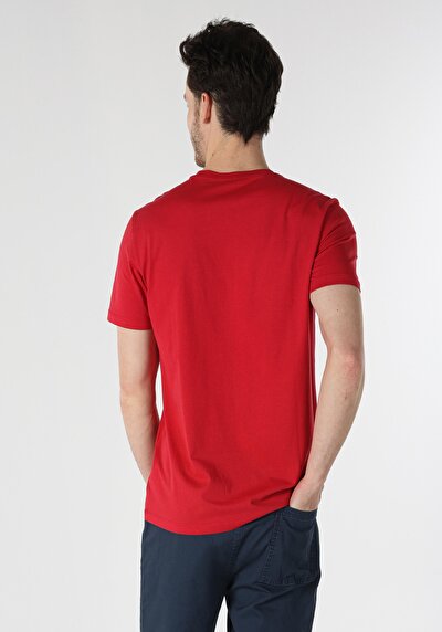 صورة من رقبة مستديرة مستقيم رجالي أحمر كم قصير تي شيرت