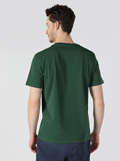 صورة من أخضر للرجال تي شيرت بأكمام قصيرة