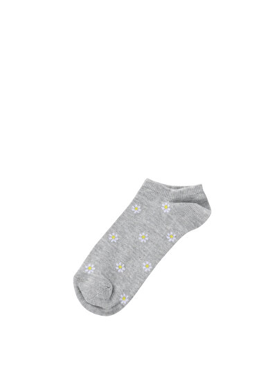 صورة من جوارب نسائية رمادية