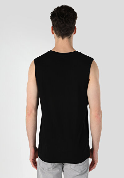 صورة من أسود للرجال رياضي