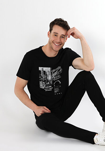 صورة من عادي مقاس رقبة مستديرة مستقيم رجالي أسود كم قصير تي شيرت