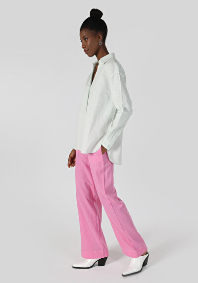 صورة من قميص عادي رقبة مستقيم نسائي أخضر كم طويل قميص