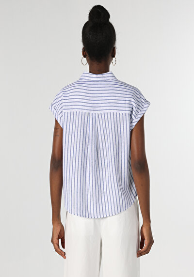 اعرض التفاصيل لـ أزرق للنساء قميص  كم قصير