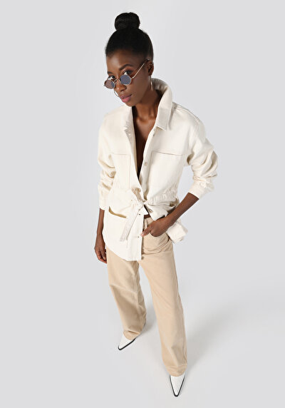 صورة من أبيض للنساء جاكيت سترة