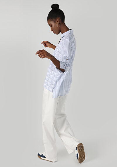 صورة من قميص عادي رقبة قميص نسائي أزرق لول أب شيرت