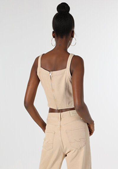 صورة من نحيف ياقة مربعة نسائي أزرق بلا أكمام قميص