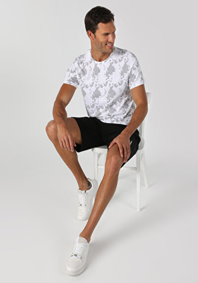 صورة من   رقبة مستديرة مطبوعة للرجال أبيض بأكمام قصيرة تي شيرت