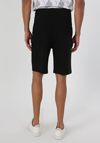 اعرض التفاصيل لـ أسود للرجال شورت