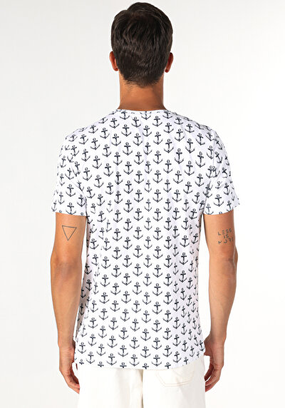 صورة من رقبة مستديرة مستقيم تي شيرت أبيض بأكمام قصيرة للرجال