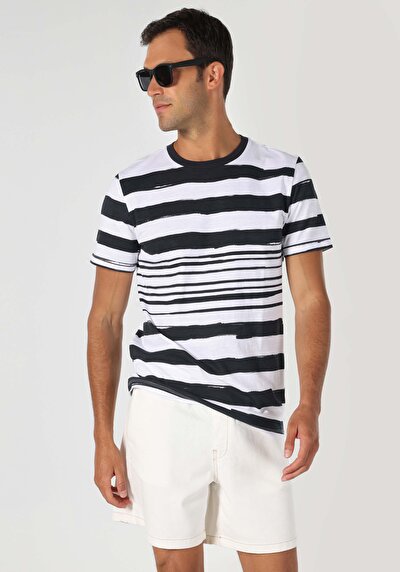 اعرض التفاصيل لـ   رقبة مستديرة مطبوعة للرجال أبيض بأكمام قصيرة تي شيرت