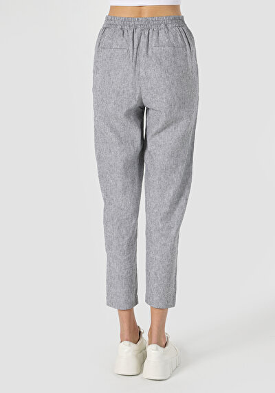 صورة من أنتراسيت للنساء بناطيل