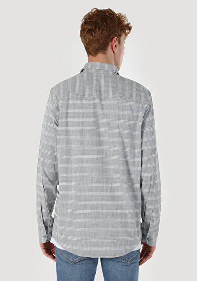 صورة من قميص مريح رقبة مخطط رجالي قميص رمادي طويل الأكمام