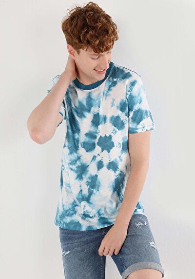 صورة من رقبة مستديرة ربطة عنق صبغ رجالي أزرق كم قصير تي شيرت