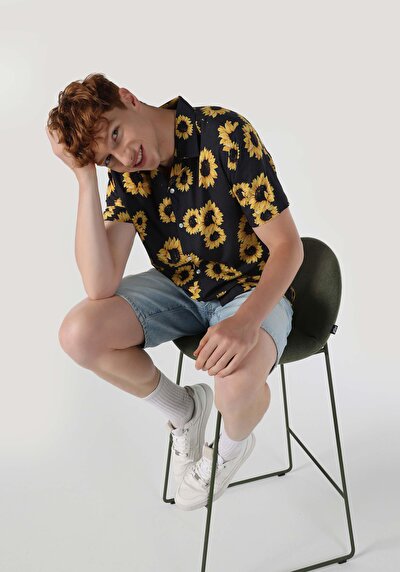 صورة من قميص عادي مناسب رقبة مطبوع رجالي أنثراسايت كم قصير قميص