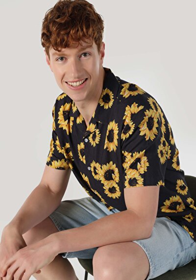 اعرض التفاصيل لـ قميص عادي مناسب رقبة مطبوع رجالي أنثراسايت كم قصير قميص