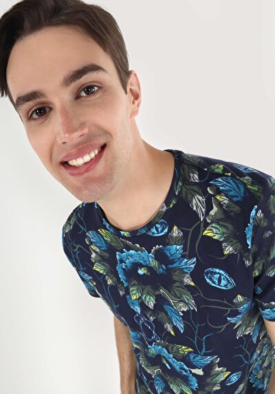 صورة من   رقبة مستديرة مطبوعة رجالي أخضر كم قصير تي شيرت